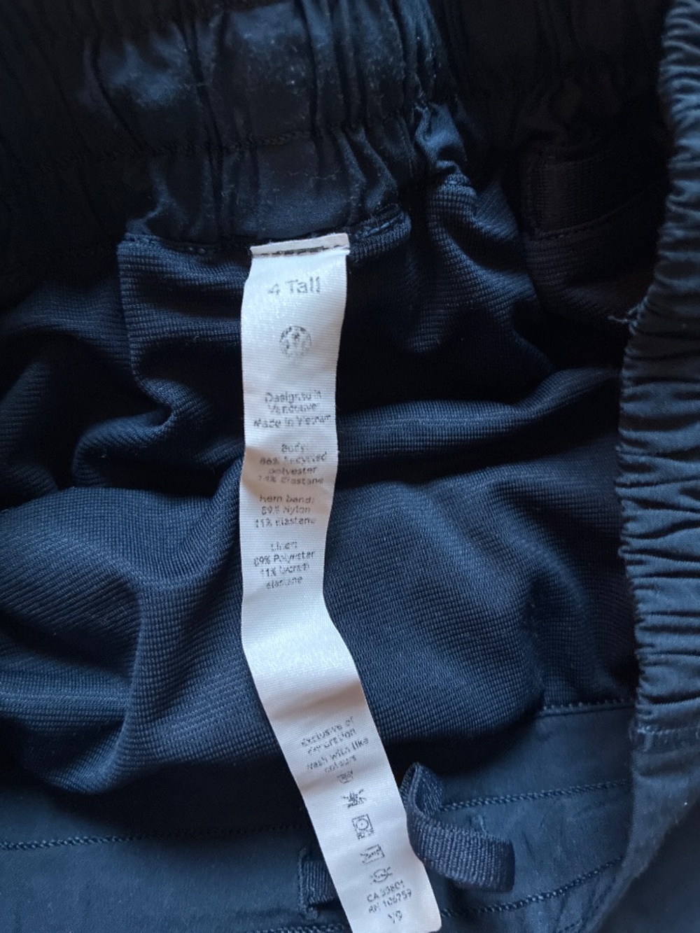 Lululemon Hotty Hot Shorts Navy Blue Size 4 - Picture 2 of 3